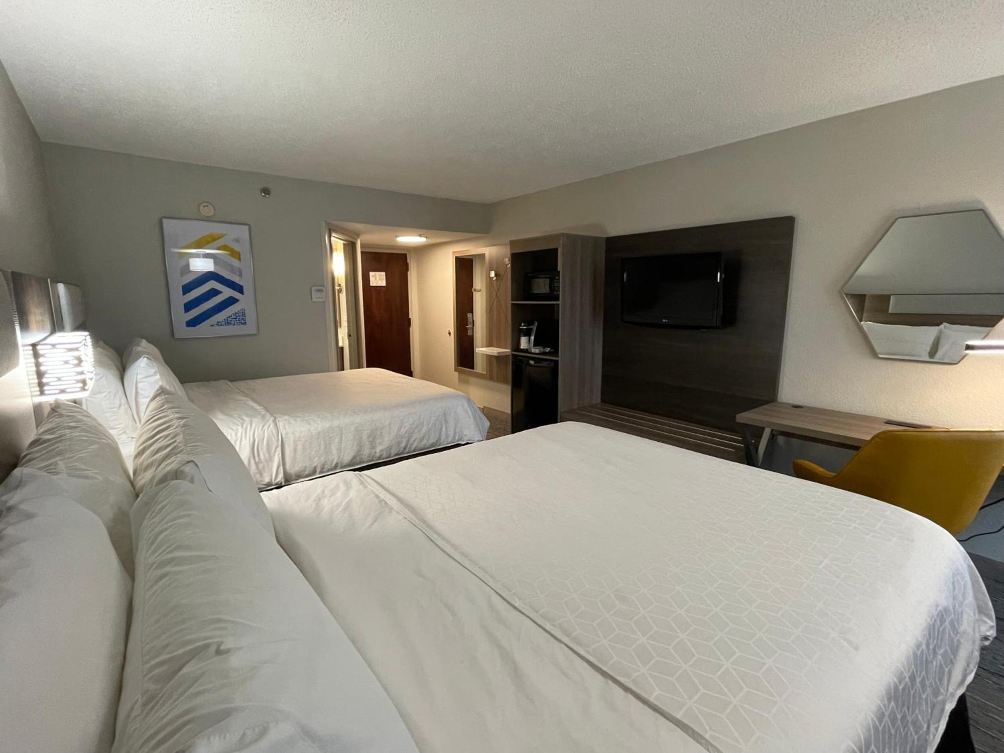 Holiday Inn Express Burlington By Ihg Екстер'єр фото