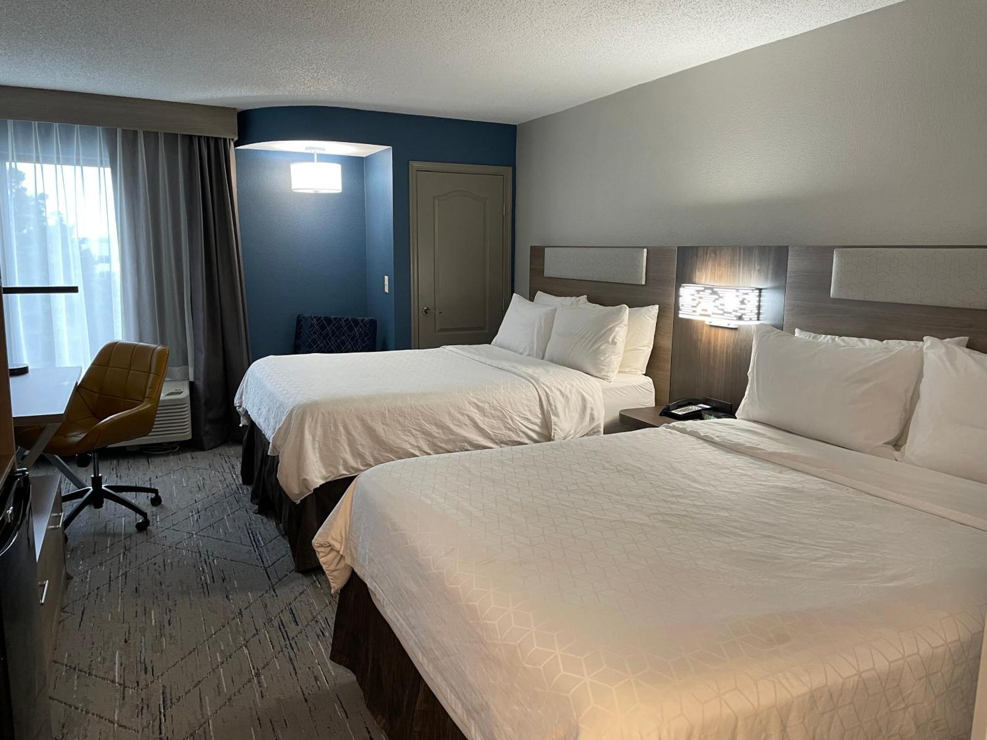 Holiday Inn Express Burlington By Ihg Екстер'єр фото