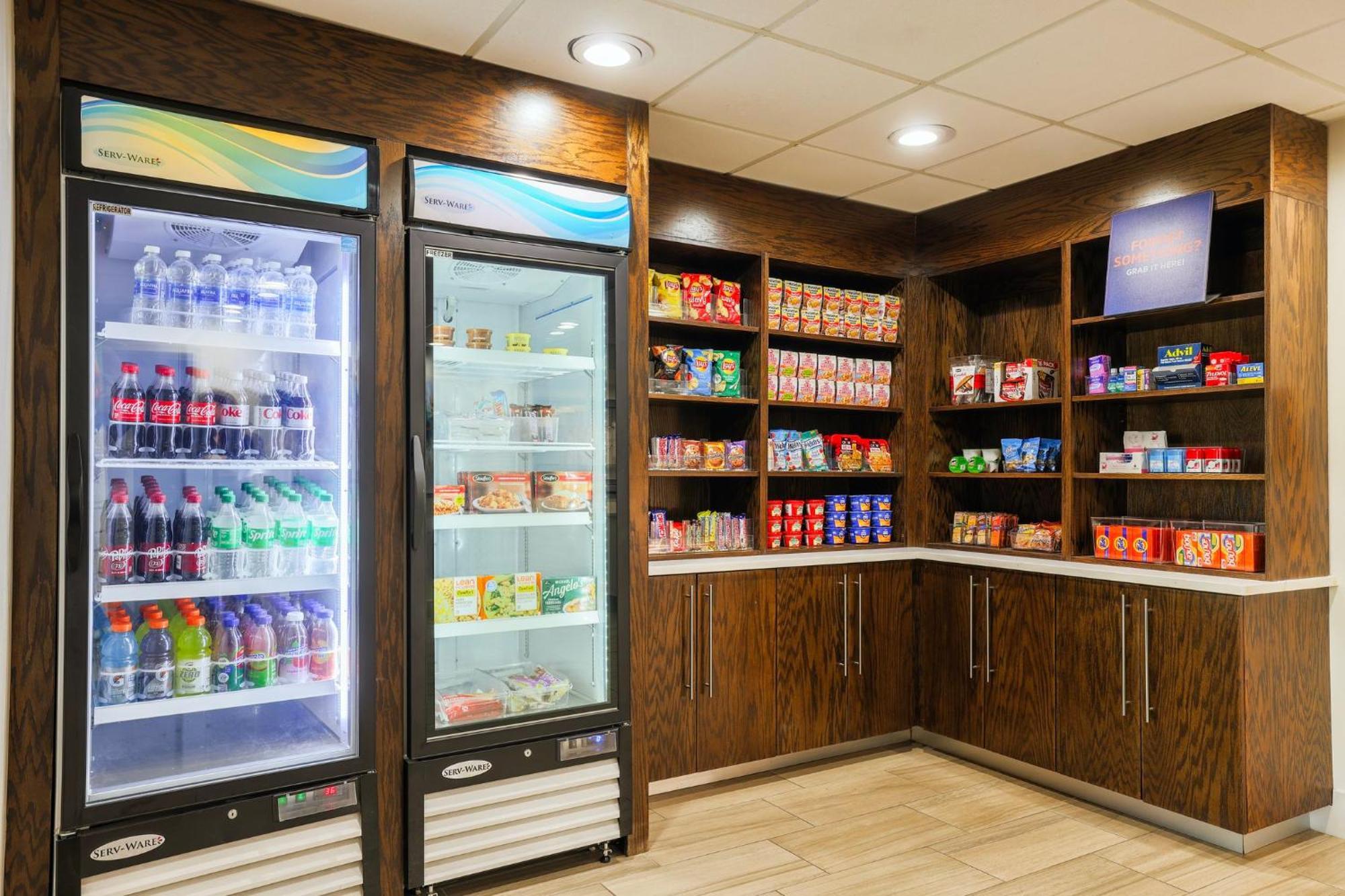 Holiday Inn Express Burlington By Ihg Екстер'єр фото
