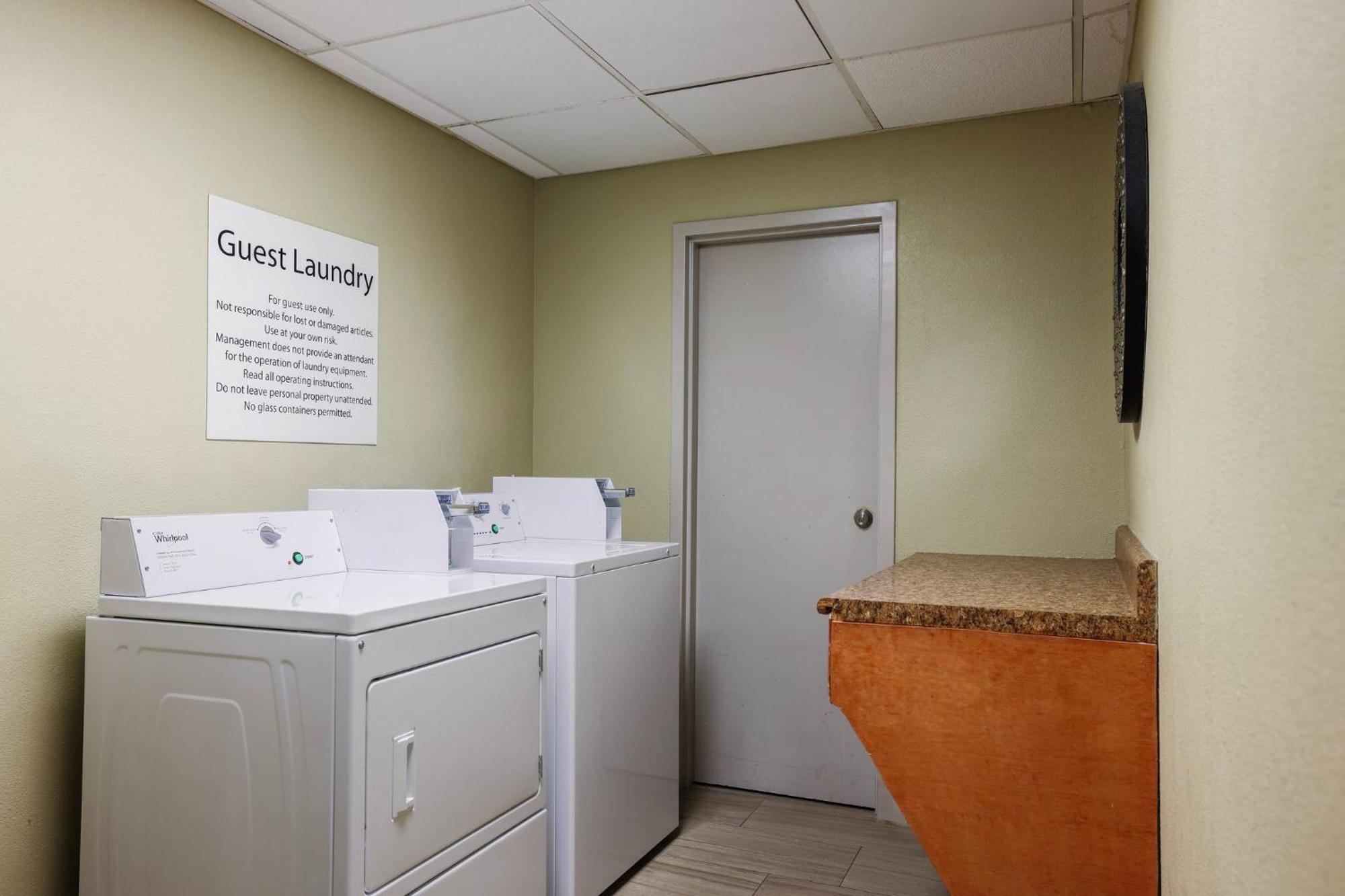 Holiday Inn Express Burlington By Ihg Екстер'єр фото