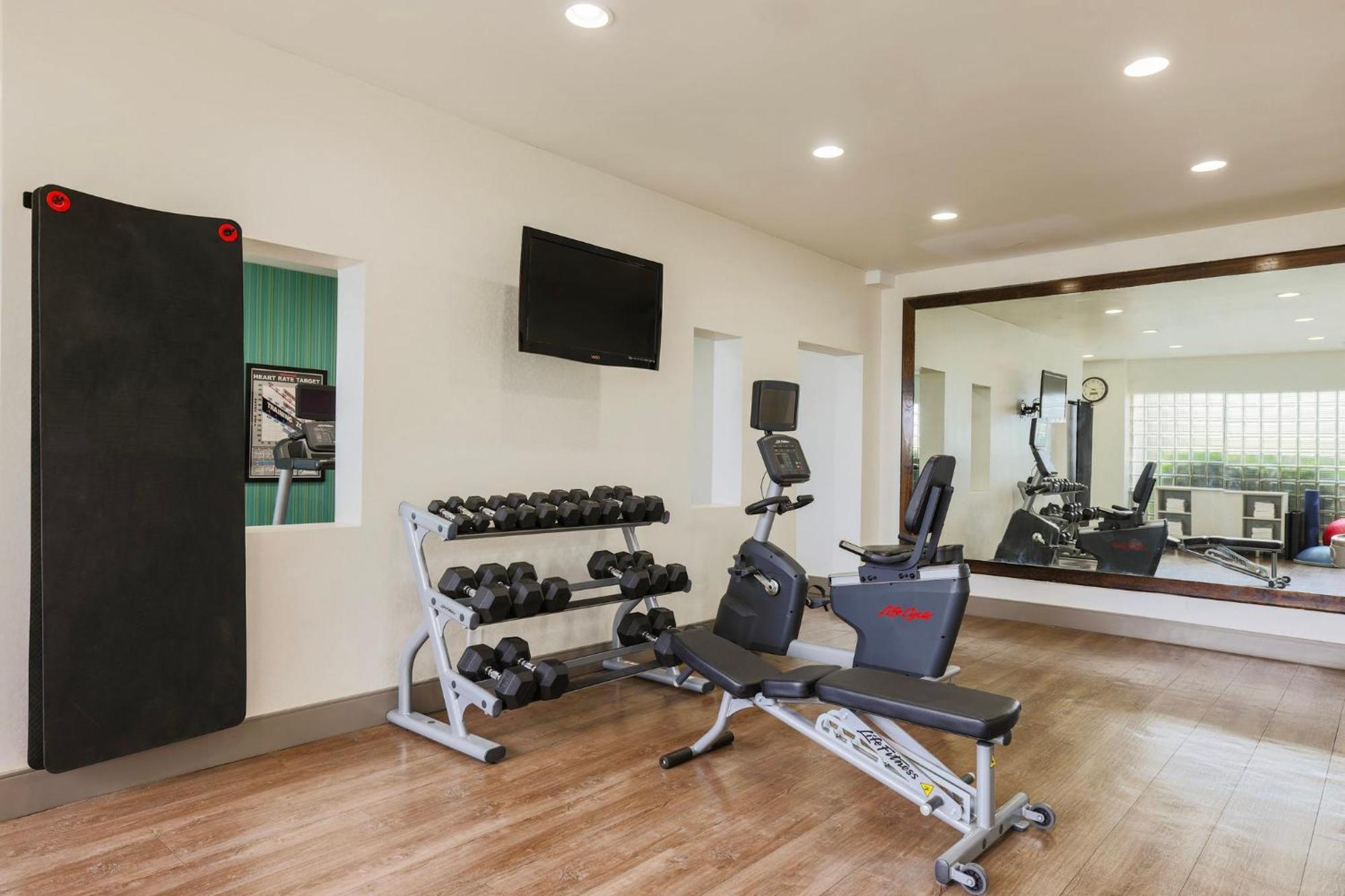 Holiday Inn Express Burlington By Ihg Екстер'єр фото