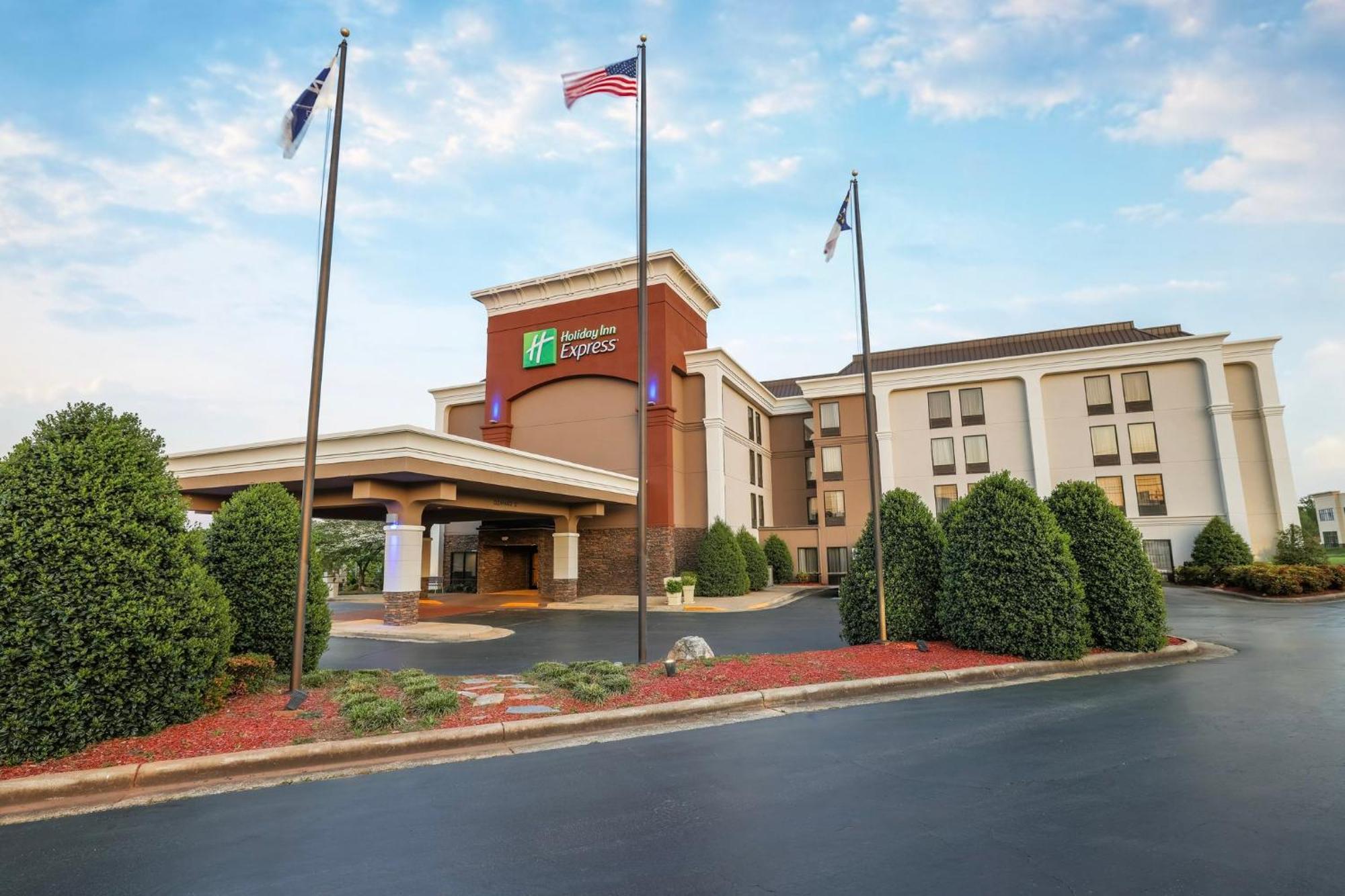 Holiday Inn Express Burlington By Ihg Екстер'єр фото