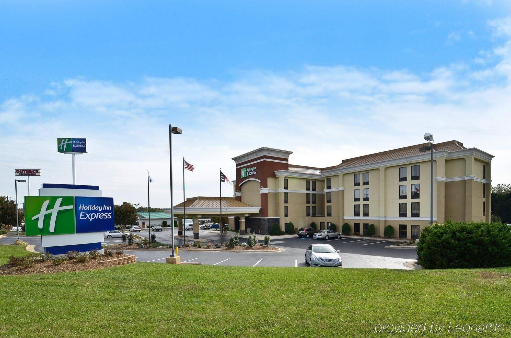 Holiday Inn Express Burlington By Ihg Екстер'єр фото